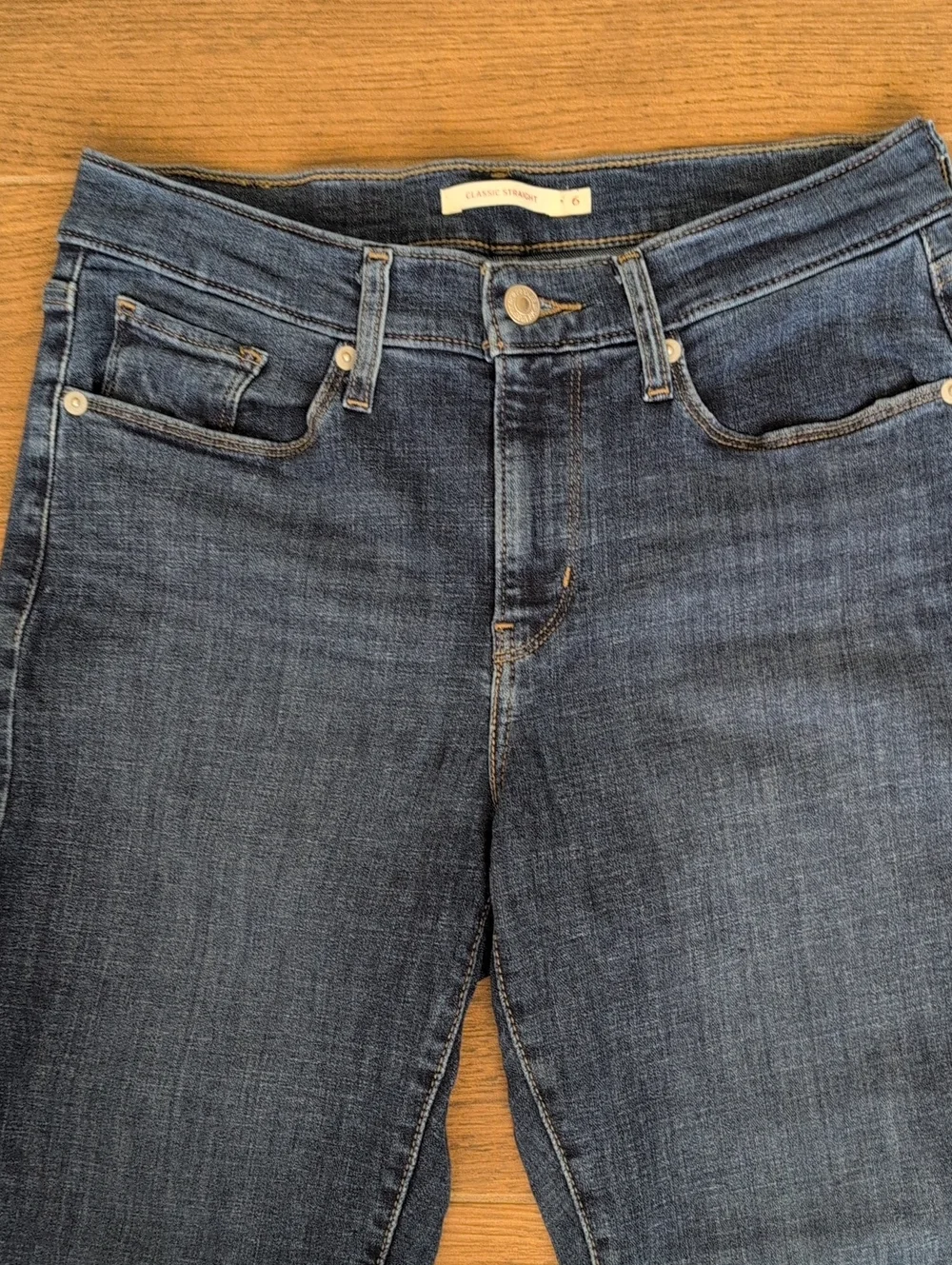 Levi's Classic Straight Women's Dark Blue Straight Leg Jeans Size 6